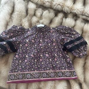 Hunter Bell Blouse. Size Medium-In perfect condition. Only worn a few times.